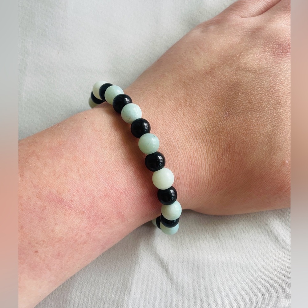 Handmade amazonite and black glass beaded bracelet